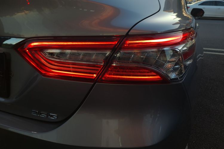 丰田 凯美瑞 2023款 2.5G 豪华版车身外观9