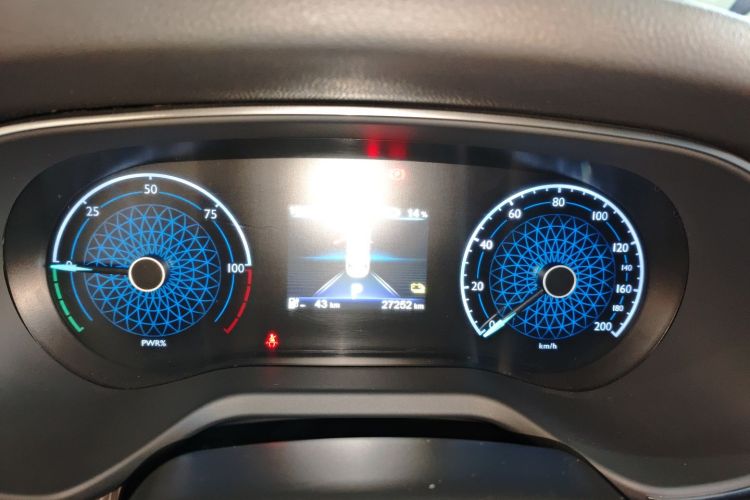 红旗E-QM5 2023款 改款 基础出行版中控内饰14