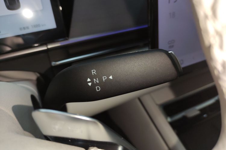 比亚迪 唐L 2025款 EV 600KM四驱激光雷达旗舰型中控内饰18