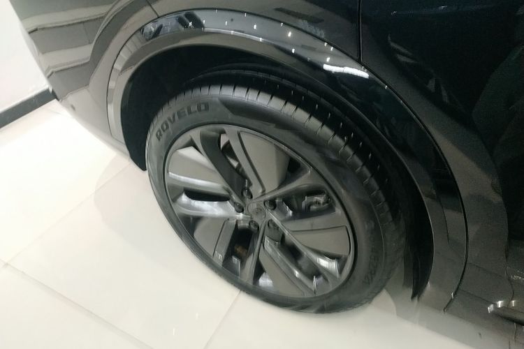 理想汽车 理想L8 2024款 Pro车身外观6008