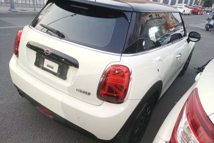 MINI 2018款 1.5T COOPER 经典派车身外观7