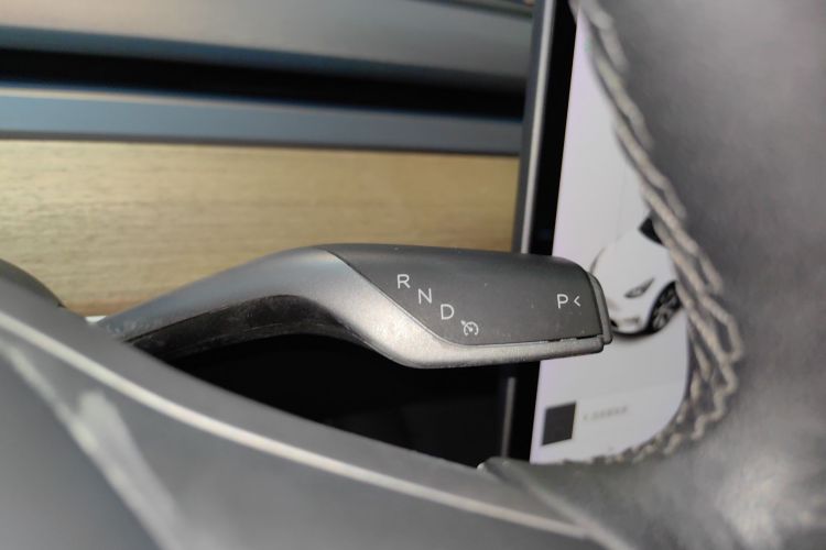 特斯拉 Model Y 2021款 长续航全轮驱动版中控内饰18