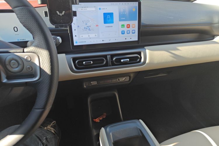 五菱汽车 五菱缤果PLUS 2024款 330km 五座版中控内饰16