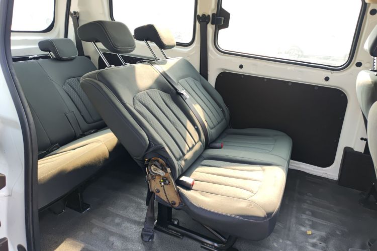 BAW北汽制造 锐胜王牌M7 2023款 1.6L 标轴创富型 7座中控内饰21