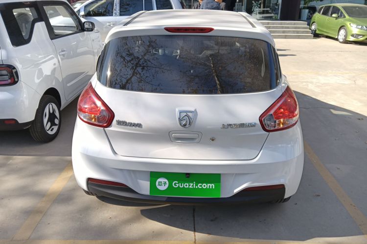 宝骏310 2016款 1.2L 手动舒适型车身外观6