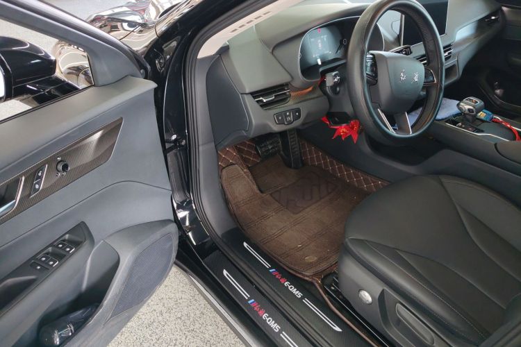 红旗E-QM5 2022款 431km 充电乐享版中控内饰20