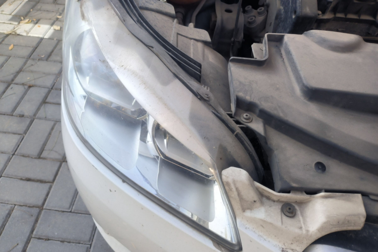 标致301 2016款 1.6L 手动舒适版车身外观6006