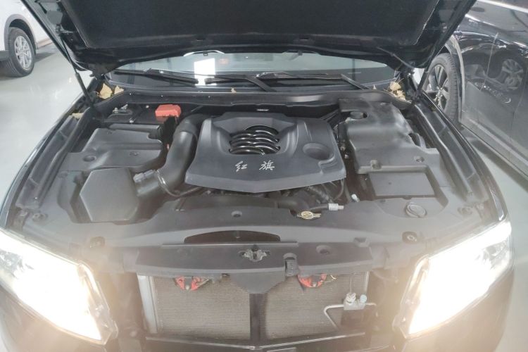 红旗H7 2015款 3.0L 豪华型机舱底盘24