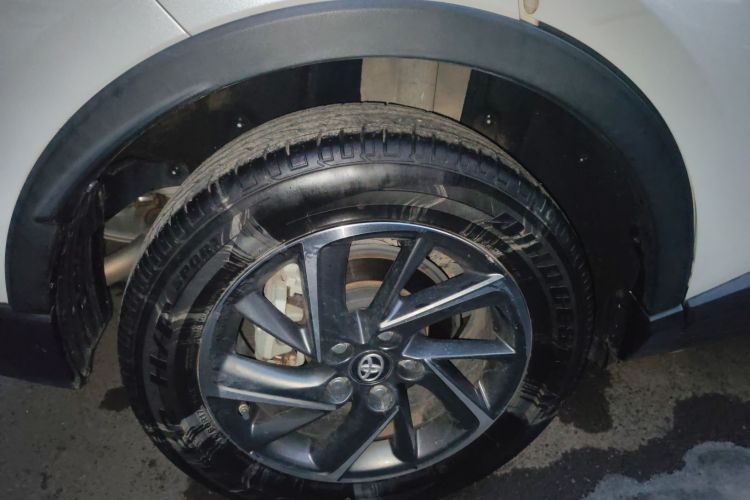 丰田C-HR 2021款 2.0L 豪华版车身外观6008