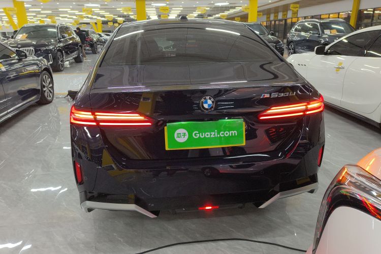 宝马5系 2024款 525Li M运动套装车身外观6