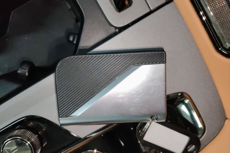 领克09 2021款 2.0T Halo 六座中控内饰7001