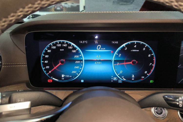 奔驰E级 2021款 改款 E 300 L 时尚型中控内饰14