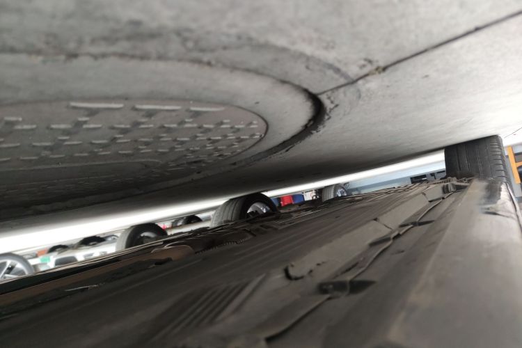 奔驰C级 2022款 改款 C 260 L 运动版局部细节9001