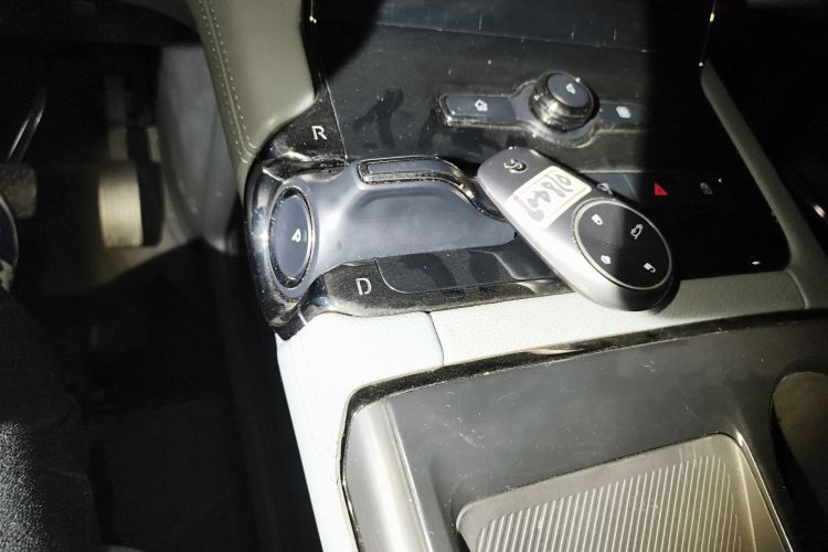 蔚来ES8 2020款 580KM 七座版中控内饰18