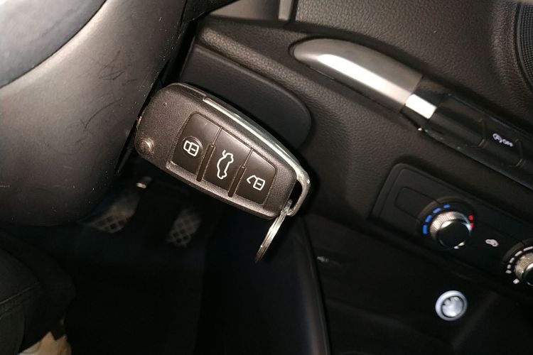 奥迪A3 2018款 30周年年型 Limousine 35 TFSI 进取型中控内饰7001