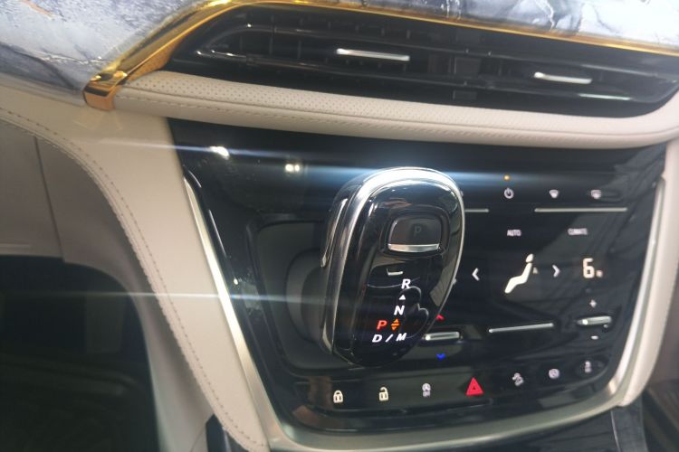 别克GL8 2021款 ES陆尊 653T 舒适型中控内饰18