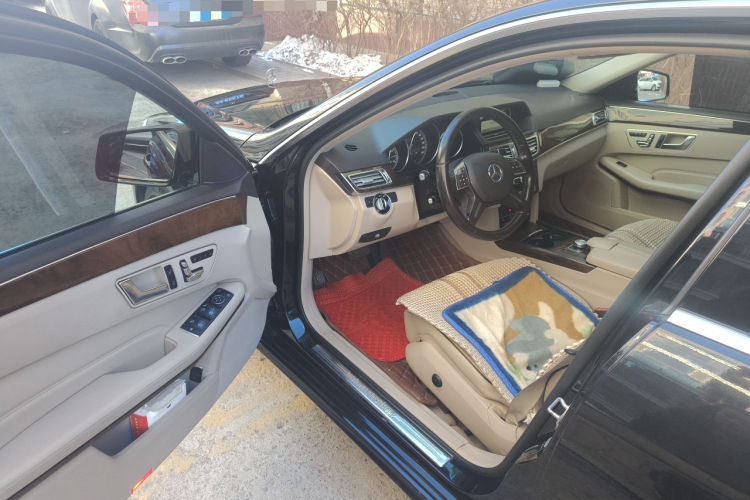 奔驰E级 2015款 E 200 L中控内饰20