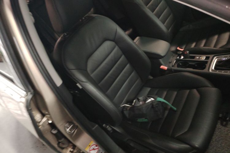 大众 高尔夫 2014款 1.4TSI 自动豪华型局部细节41