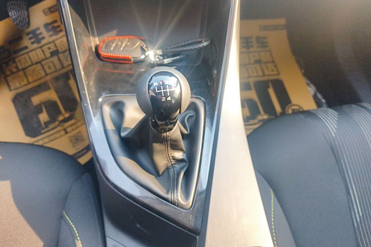 荣威i5 2021款 1.5L 手动铂金版中控内饰18