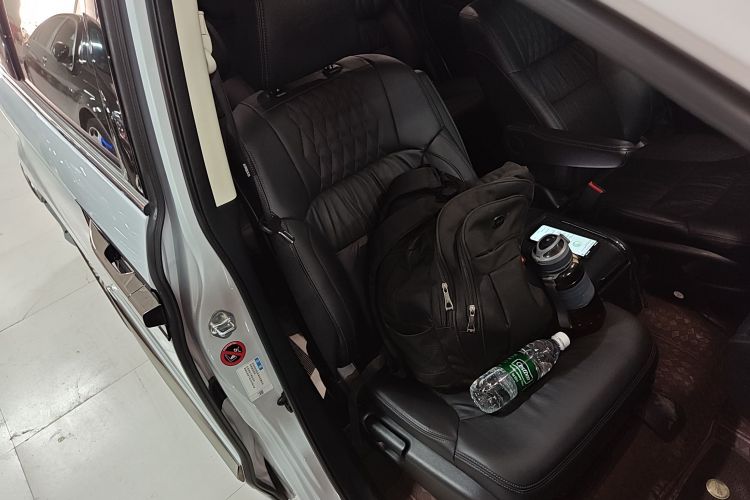 本田 艾力绅 2024款 2.0L e:HEV 豪华版局部细节41