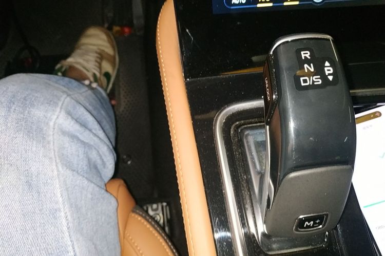 奔腾T99 2022款 20TD 自动运动尊享型特装版局部细节18