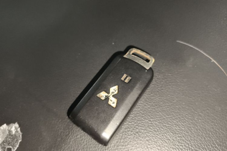 三菱 欧蓝德 2016款 2.4L 四驱精英版 5座中控内饰7001