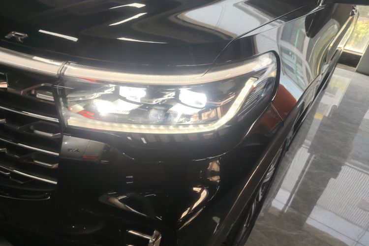 福特 探险者 2023款 EcoBoost 285 四驱钛金版 7座局部细节36