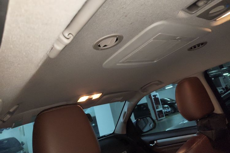 五十铃 mu-X牧游侠 2017款 3.0T 四驱自动尊享型 7座 国IV中控内饰22