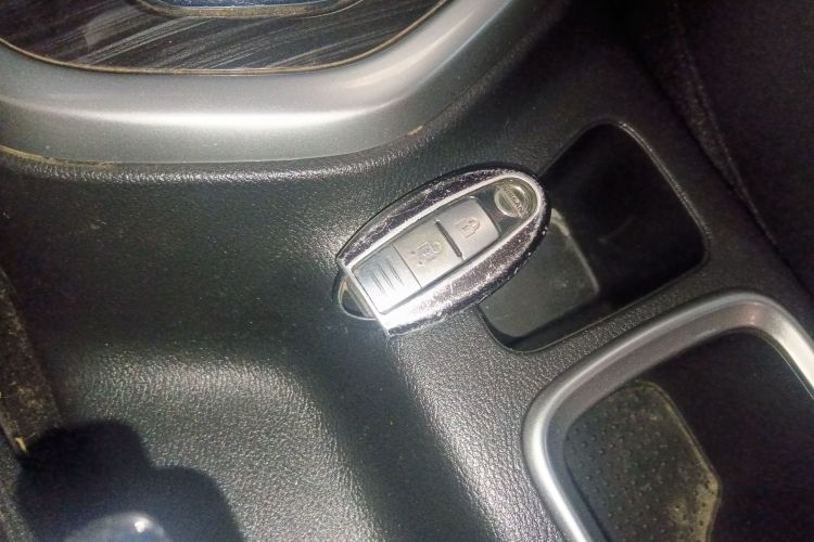 日产 途达 2020款 2.5L XV 4WD 自动四驱旗舰版中控内饰7001