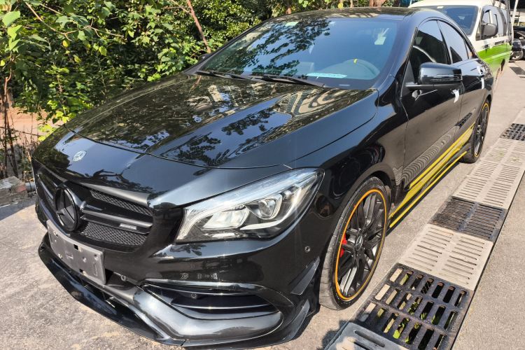 奔驰CLA AMG 2017款 AMG CLA 45 4MATIC 暗夜雷霆限量版车身外观1