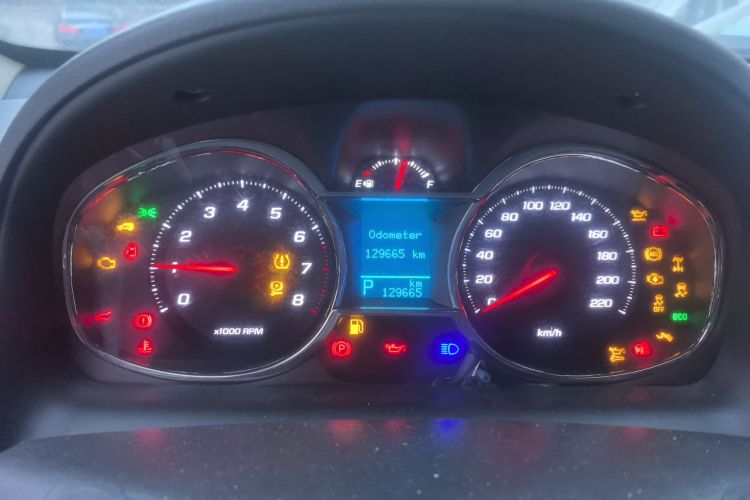 雪佛兰 科帕奇 2015款 2.4L 四驱旗舰版 7座中控内饰14