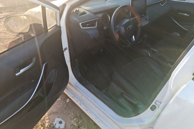 丰田 卡罗拉 2019款 双擎 1.8L E-CVT GL-i精英版中控内饰20