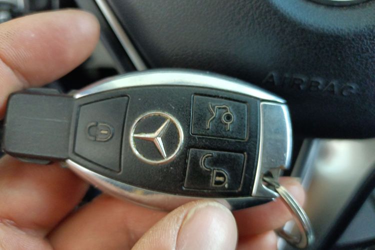 奔驰GLK级 2013款 GLK 300 4MATIC 动感天窗型中控内饰7001