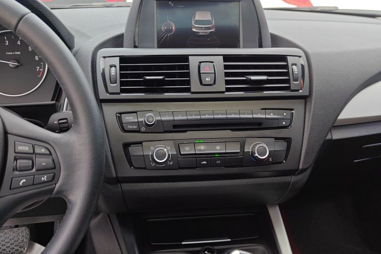 宝马1系(进口) 2013款 改款 116i 领先型中控内饰16