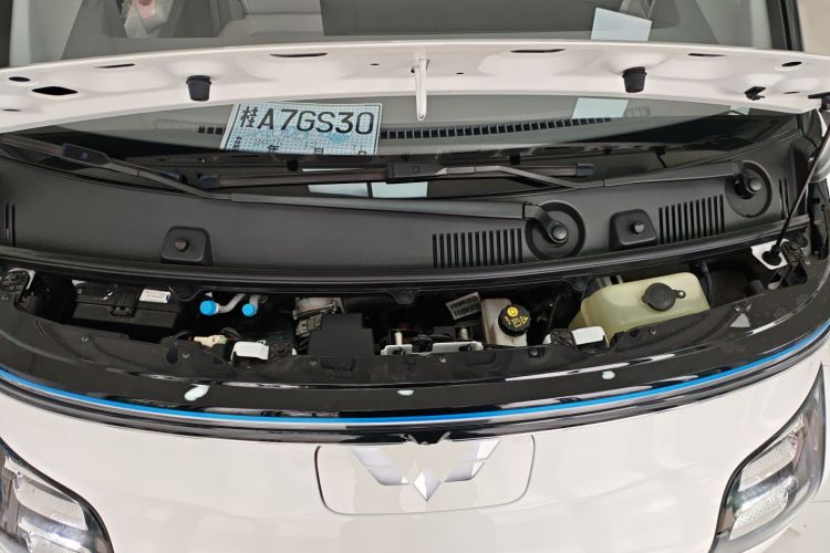 五菱汽车 五菱Air ev晴空 2023款 四座-进阶版机舱底盘24