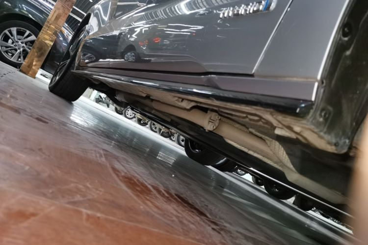 丰田 格瑞维亚 2022款 2.5L混动 尊爵版局部细节9001