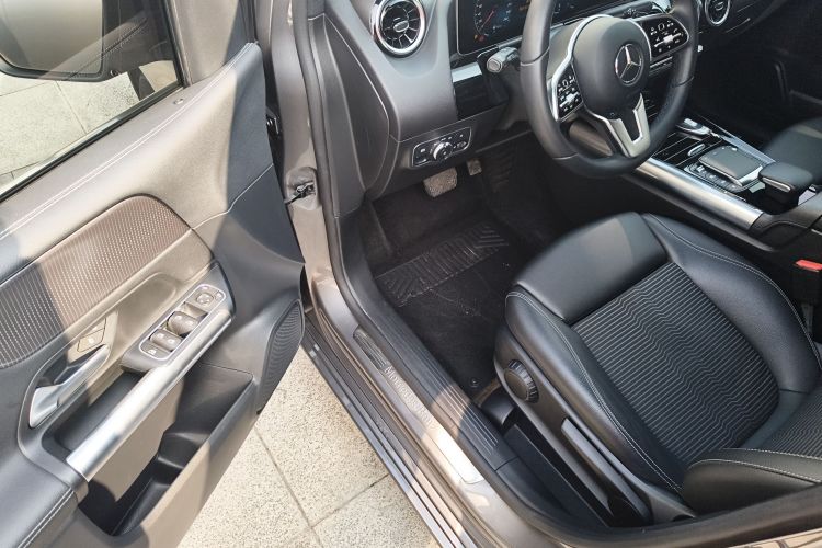 奔驰B级 2020款 B 180中控内饰7003