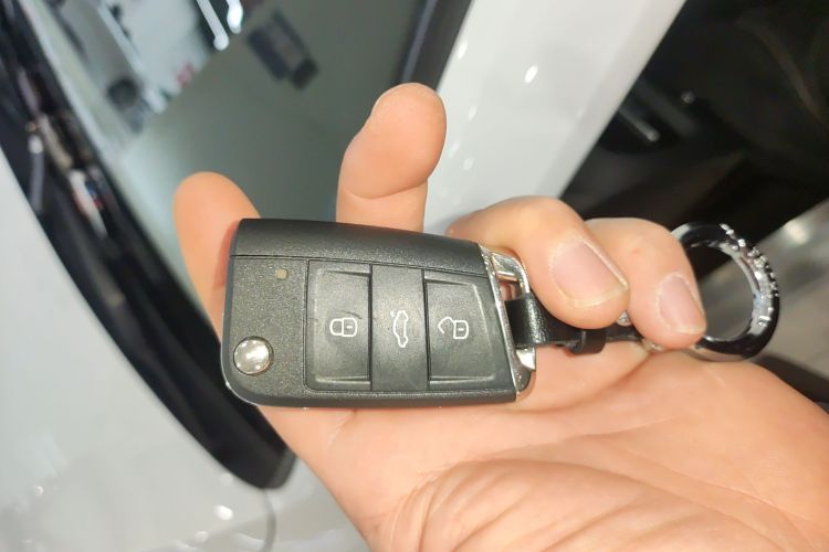 大众 高尔夫 2020款 挚爱版 280TSI DSG豪华型中控内饰11