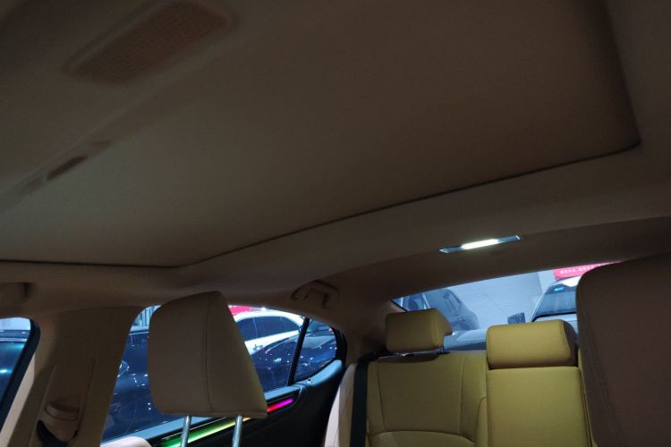 雷克萨斯ES 2022款 200 卓越版局部细节22