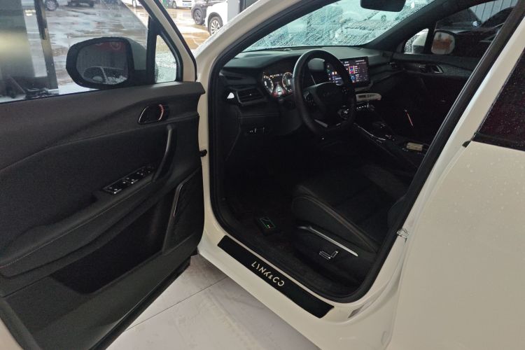 领克06 2023款 Remix 1.5T 劲Pro中控内饰7003