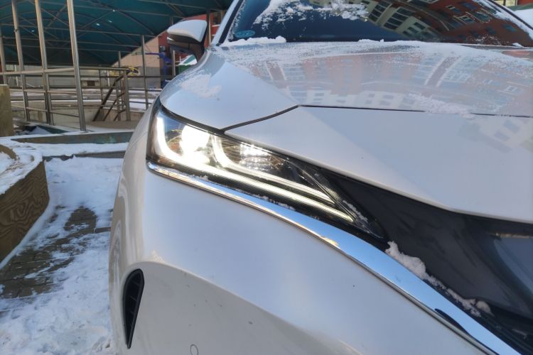 丰田 凌放HARRIER 2022款 双擎 2.5L CVT四驱尊享版车身外观8