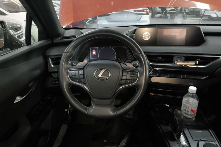 雷克萨斯UX新能源 2020款 300e 纯·享版中控内饰13