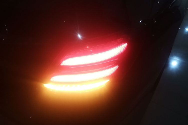 奔驰E级 2017款 E 300 运动型车身外观6006