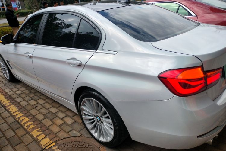 宝马3系 2018款 320Li 领先型M运动套装车身外观4