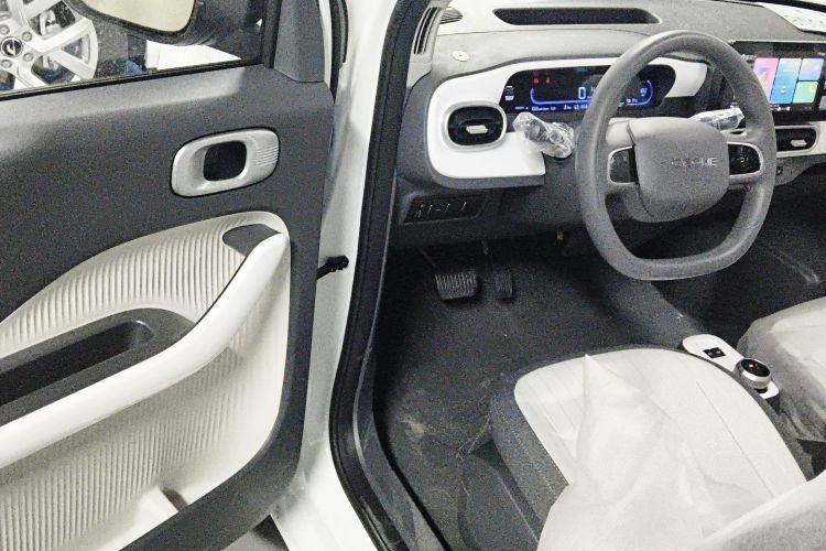 吉利银河 熊猫 2025款 210km 元气熊中控内饰20