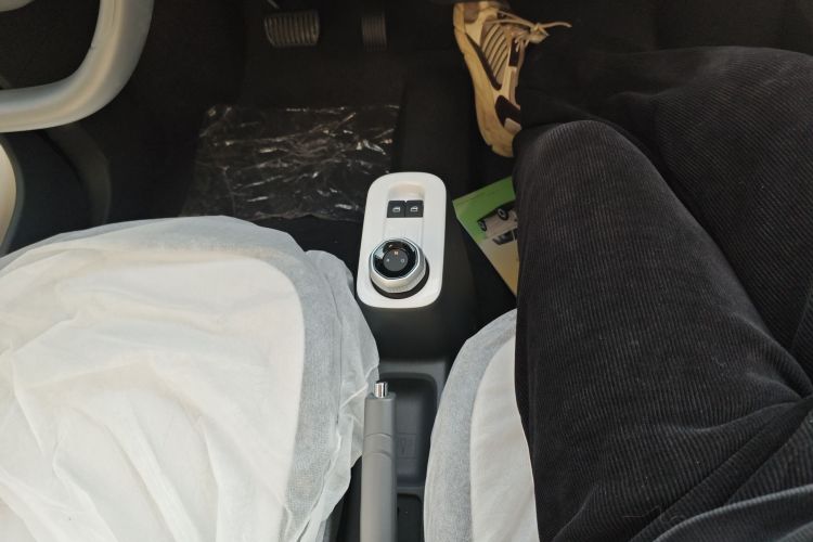 吉利银河 熊猫 2025款 210km 元气熊中控内饰18