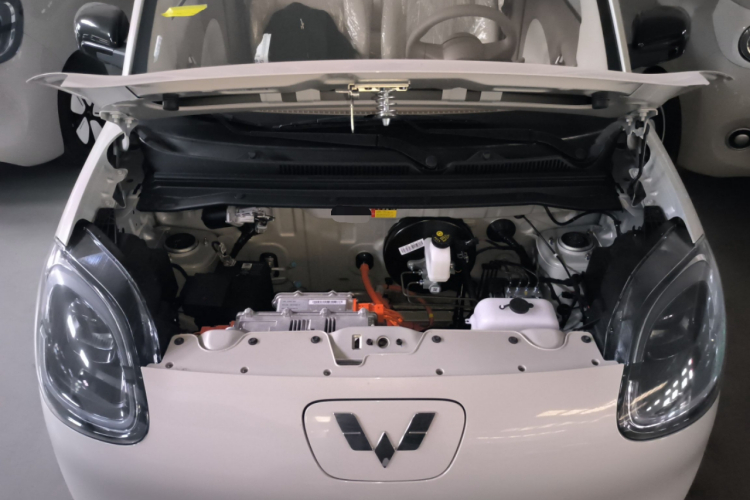 五菱汽车 宏光MINIEV 2025款 四门版 进阶款机舱底盘24