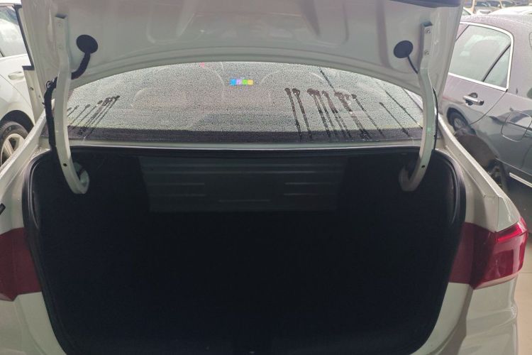 大众 桑塔纳 2016款 1.6L 自动风尚版中控内饰23