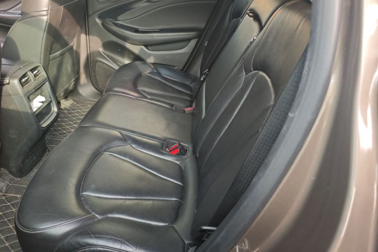 别克 昂科威 2015款 20T 两驱精英型中控内饰21