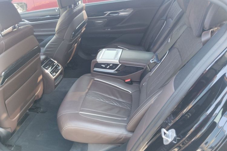 宝马7系 2021款 730Li M运动套装中控内饰7004